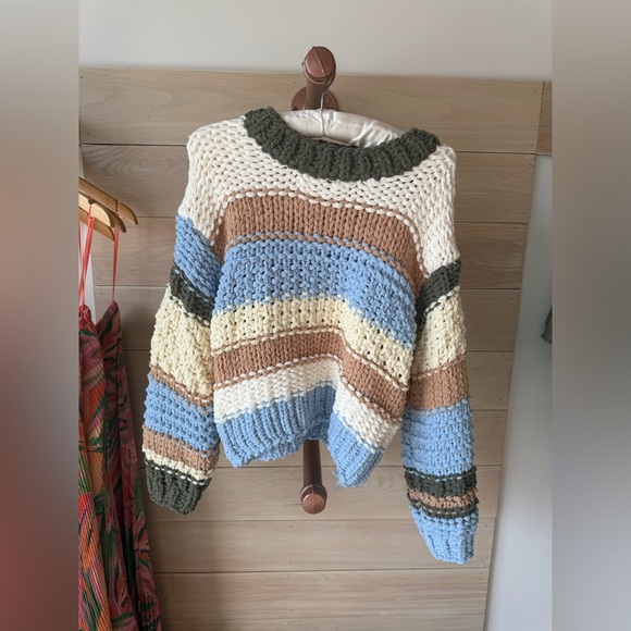 Secret Garden Chunky Sweater - Picture 3 of 3